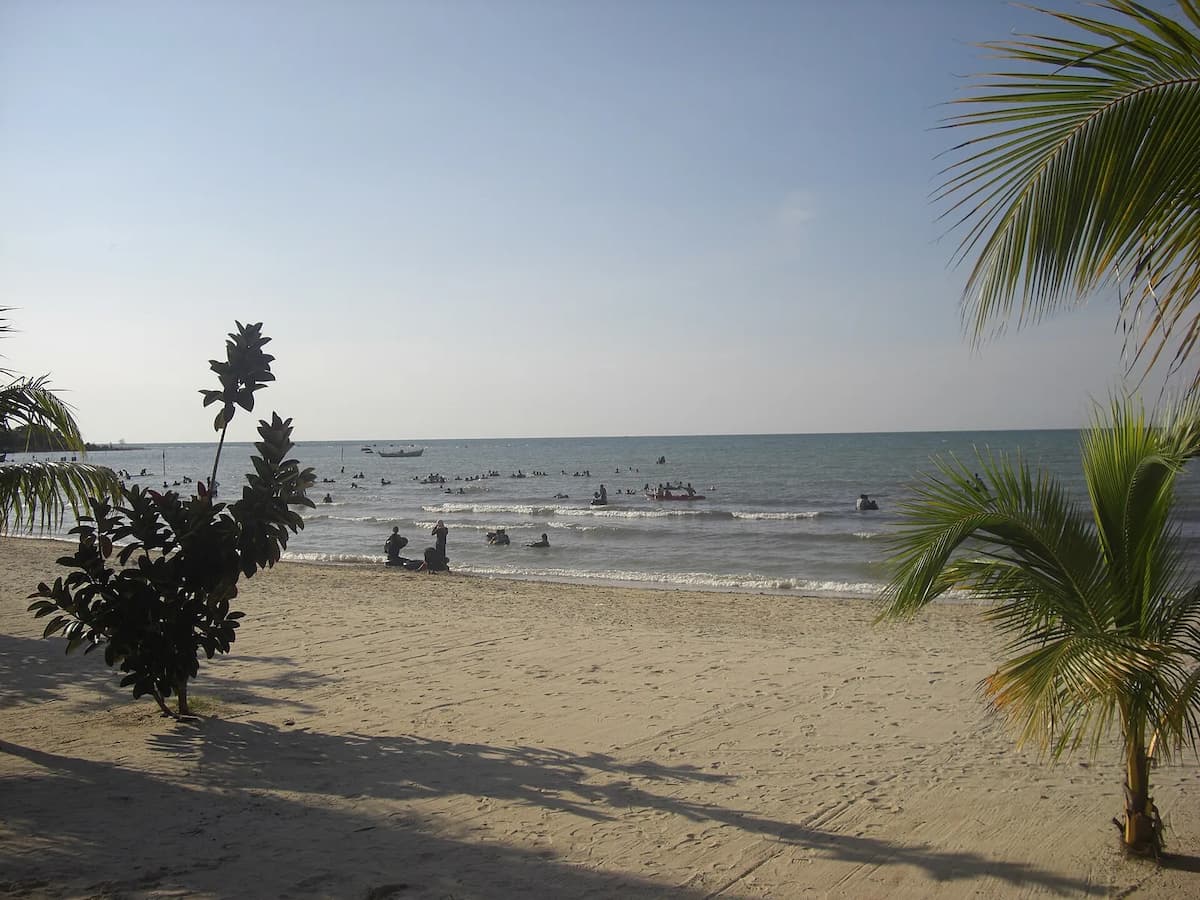 Pantai Bandengan: Panduan Wisata Terlengkap 2026 dan Rekomendasi Terbaik