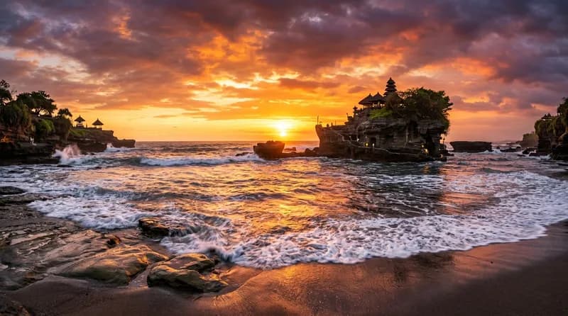 Pura Tanah Lot Bali 2026: Tiket, Sunset, Tips