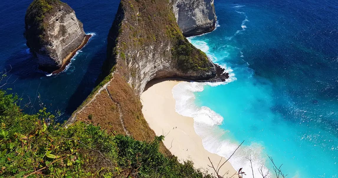 15 Tempat Wisata Terbaik di Bali 2026: Pura, Sawah, dan Tebing