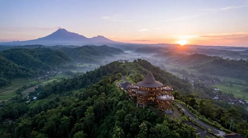 Tumpeng Menoreh Kulon Progo: Restoran di Atas Awan dengan Sunrise Terbaik
