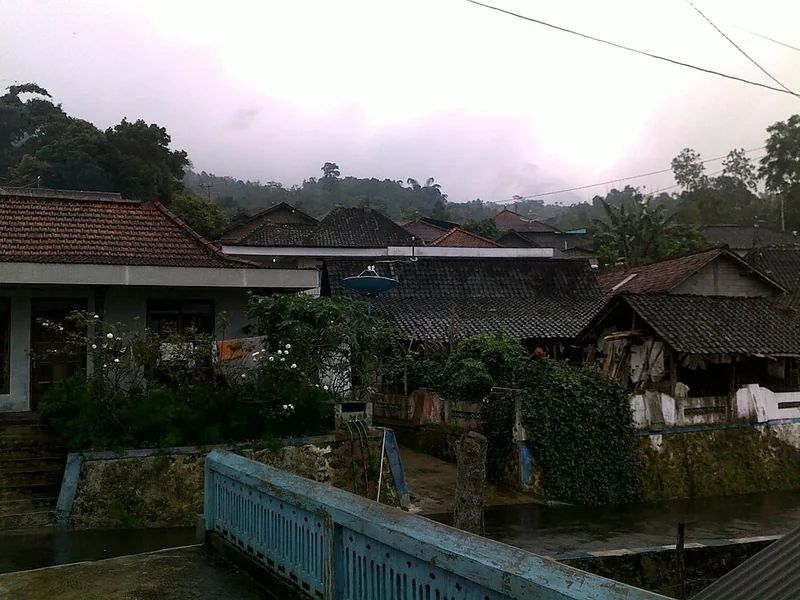 Permukiman dan jembatan di Bandungan, Kabupaten Semarang